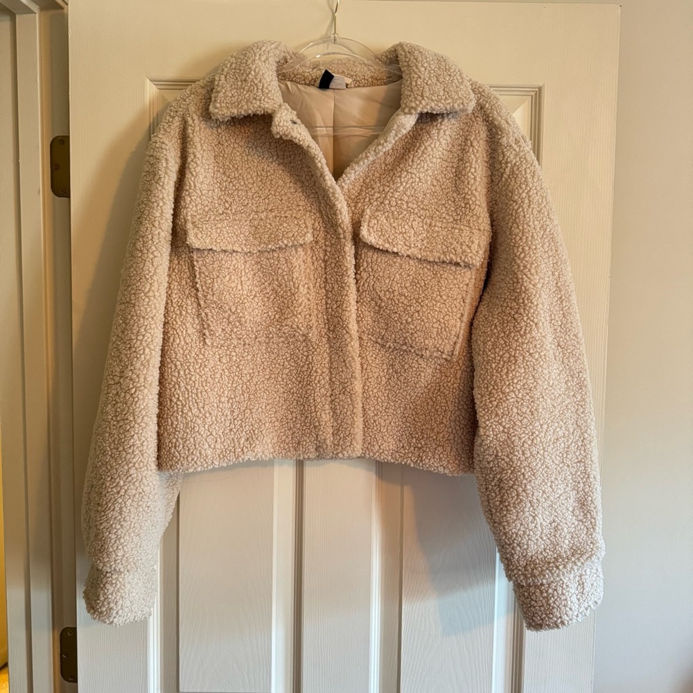 H&M Beige Sherpa Cropped Jacket size Large